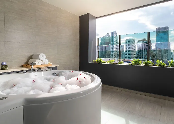 Solitaire Sukhumvit 11 By Kingston